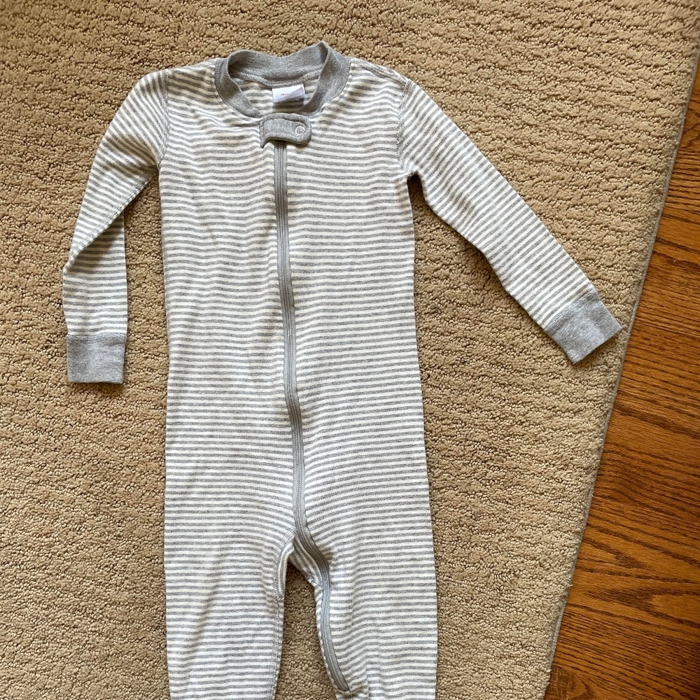 Hanna Andersson one piece footless bodysuit with grey stripes. US 3T